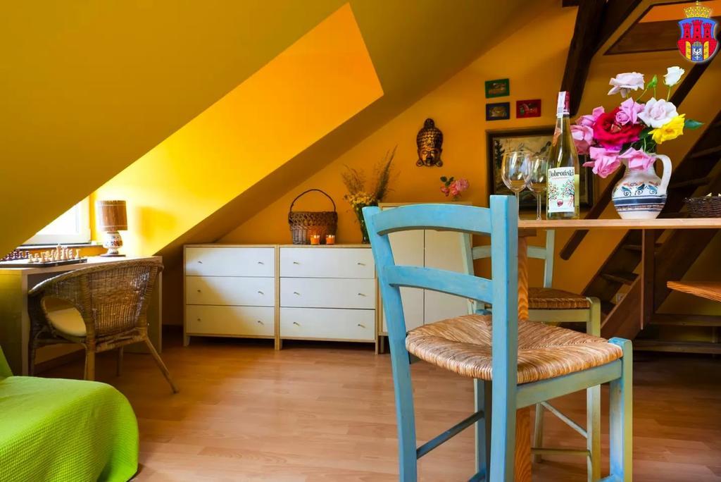 Live Like Locals: Market Square X Jewish District Cracovia Habitación foto